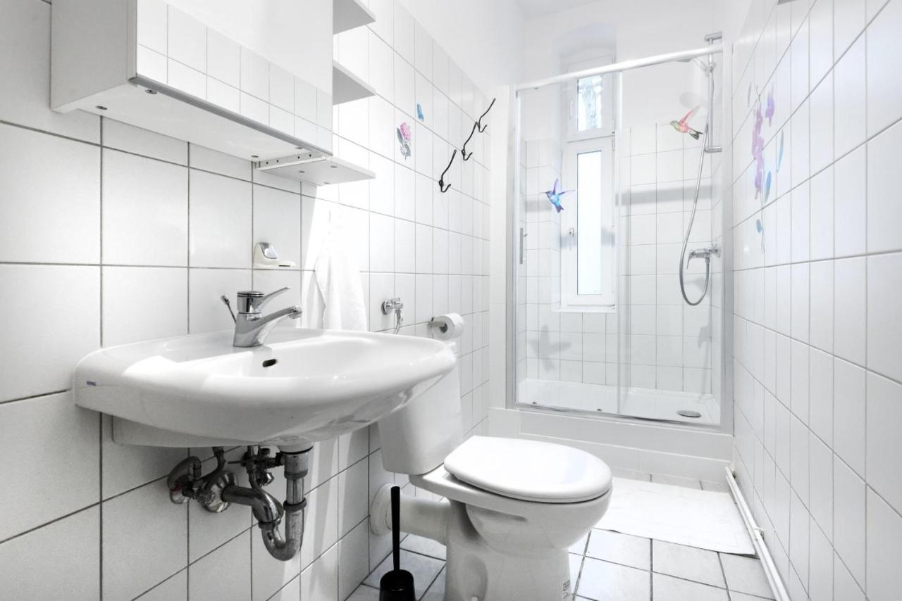 Sweet Central Tiny Apartment For 4 People Берлин Екстериор снимка